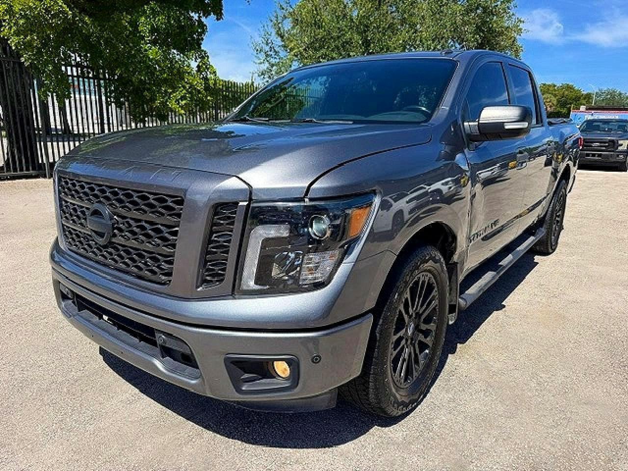 2019 Nissan Titan Sv