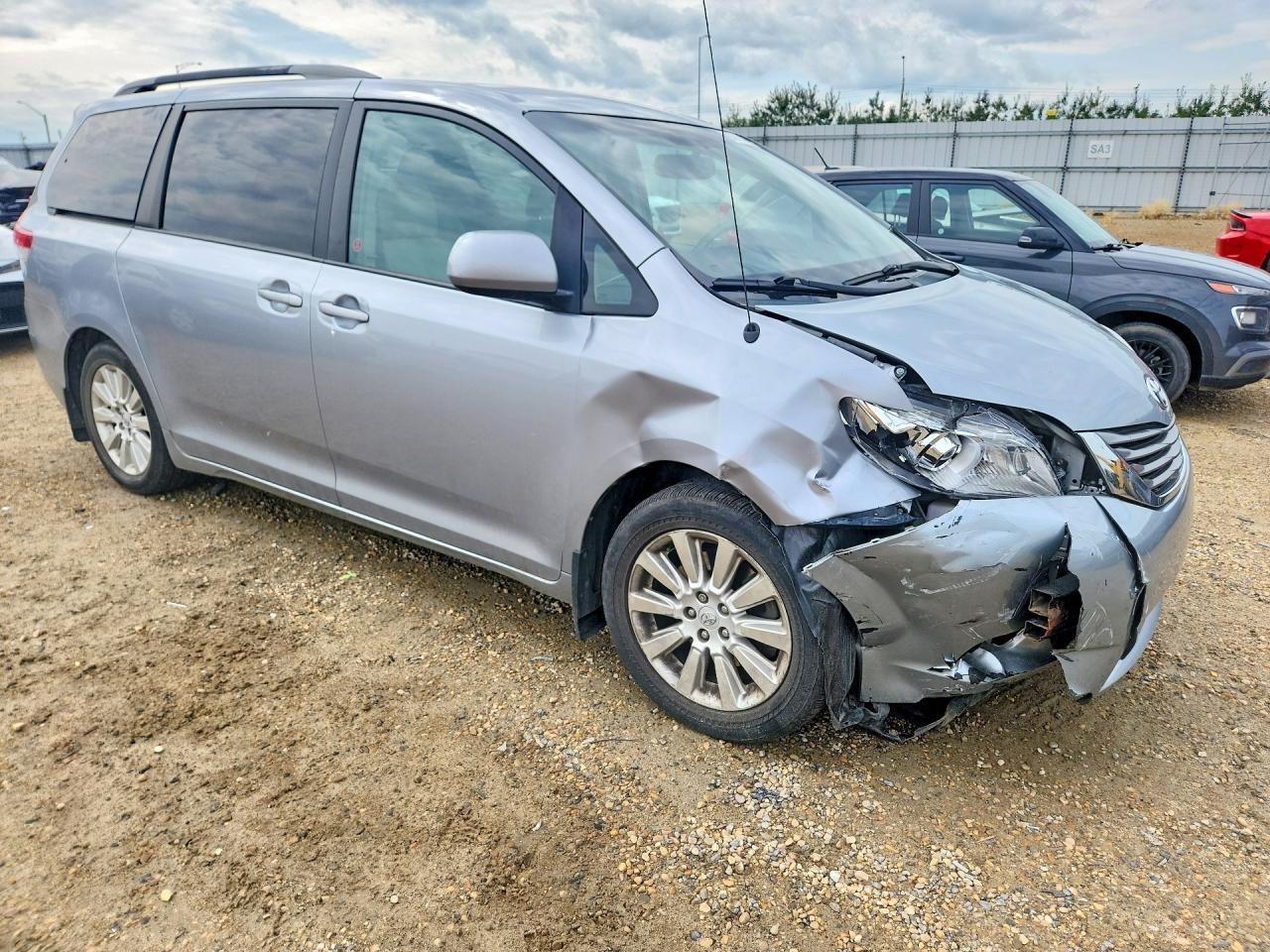 2011 Toyota Sienna Le - Фото 4