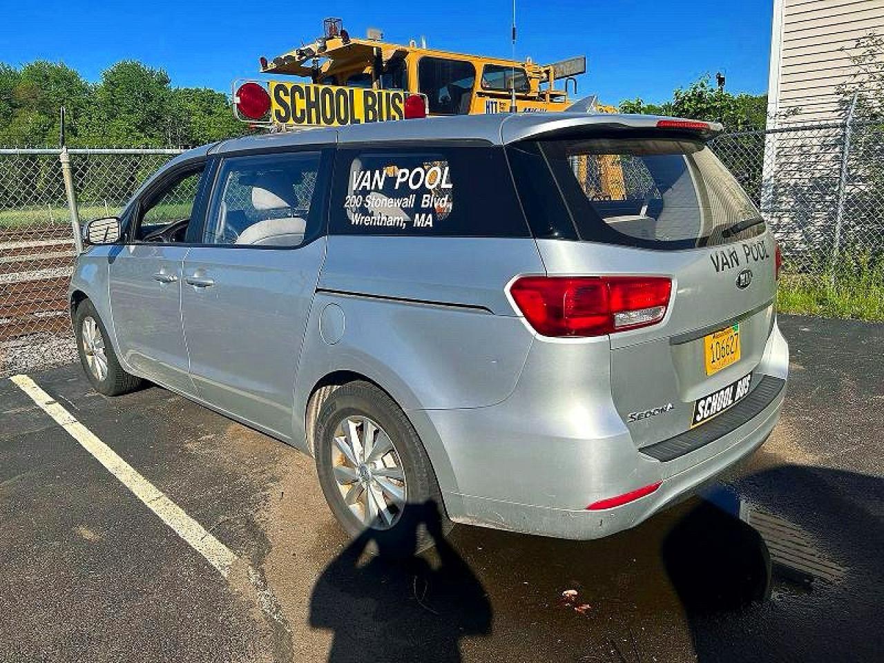 2017 Kia Sedona L - Фото 3