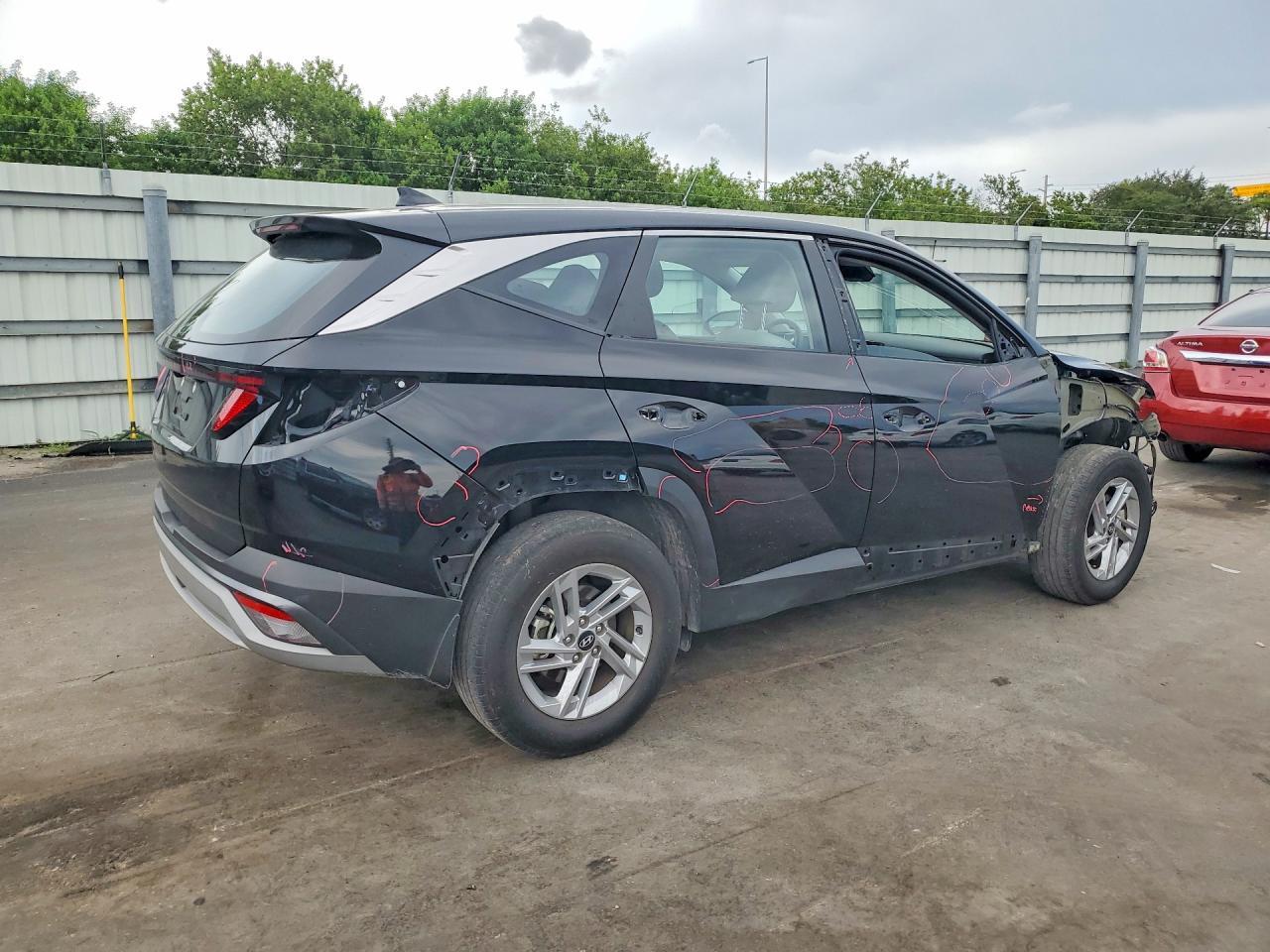 2025 Hyundai Tucson Se - Image 3