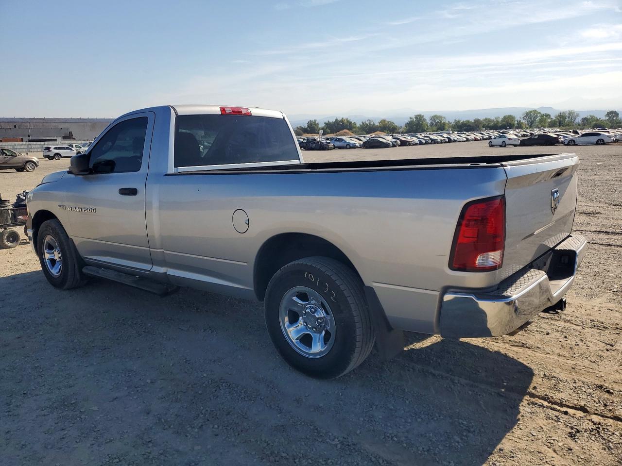 2012 Dodge Ram 1500 St - Фото 2