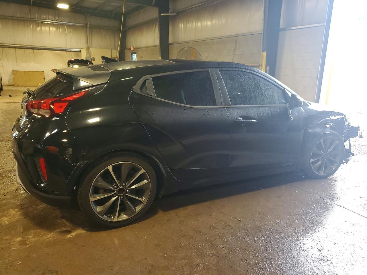 2019 Hyundai Veloster 2.0L Premium - Фото 3