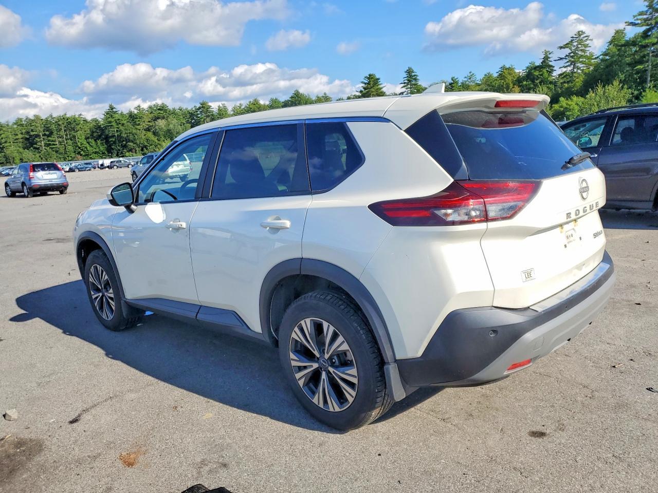 2023 Nissan Rogue Sv - Image 2