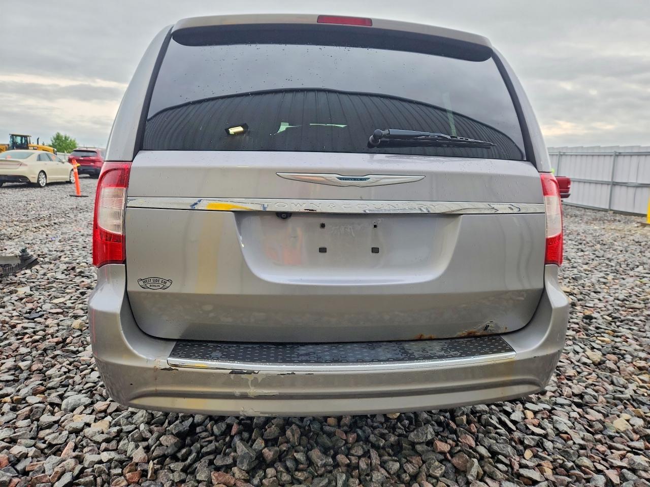 2013 Chrysler Town & Country Touring - Фото 6