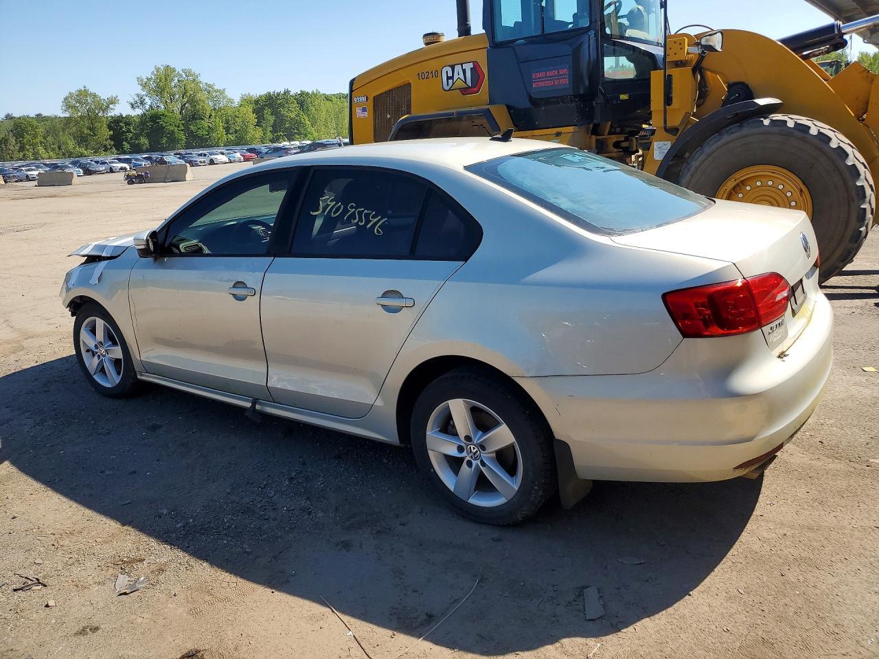 2011 Volkswagen Jetta Tdi - Image 2