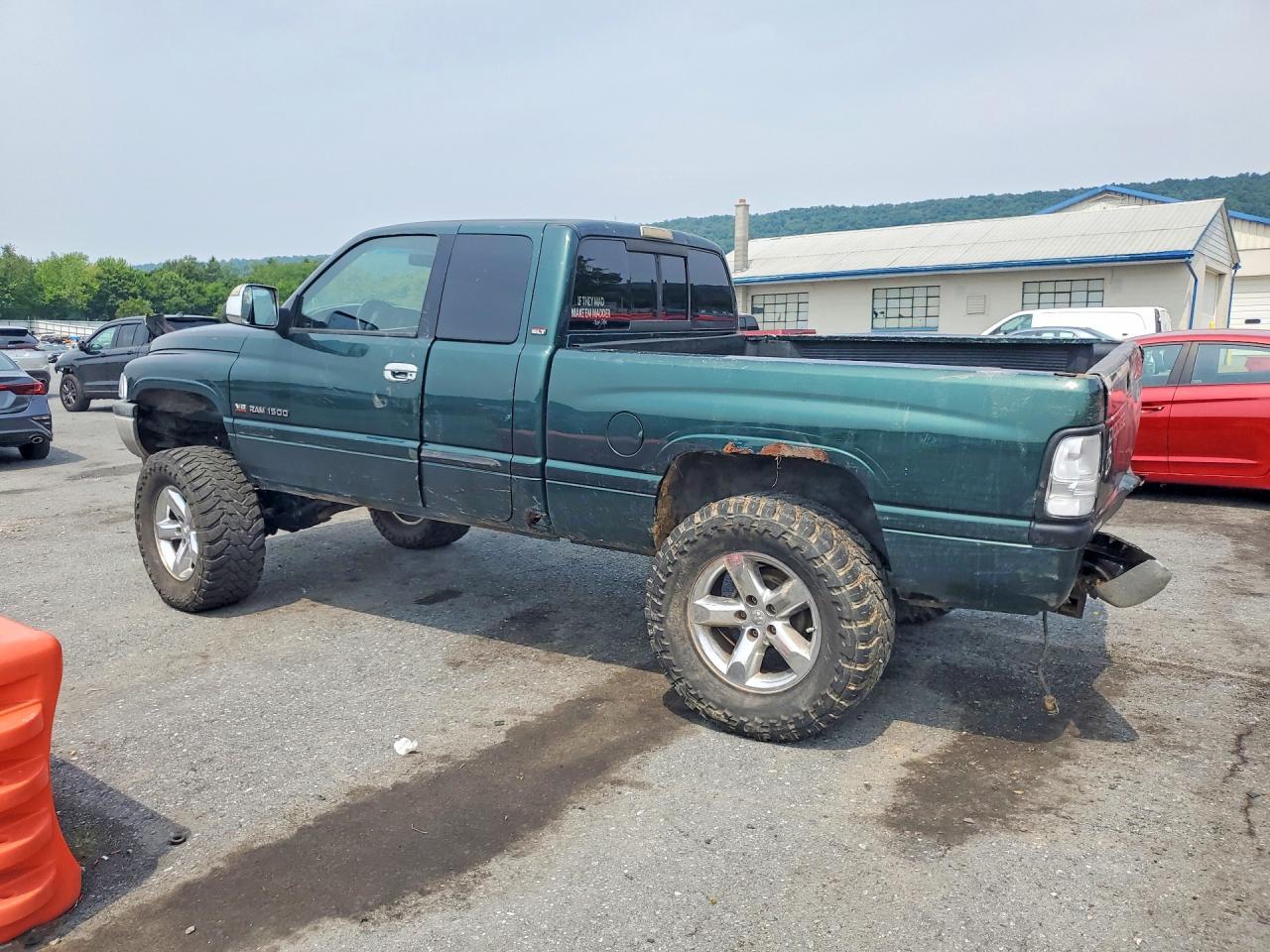 2001 Dodge Ram 1500 - Image 2