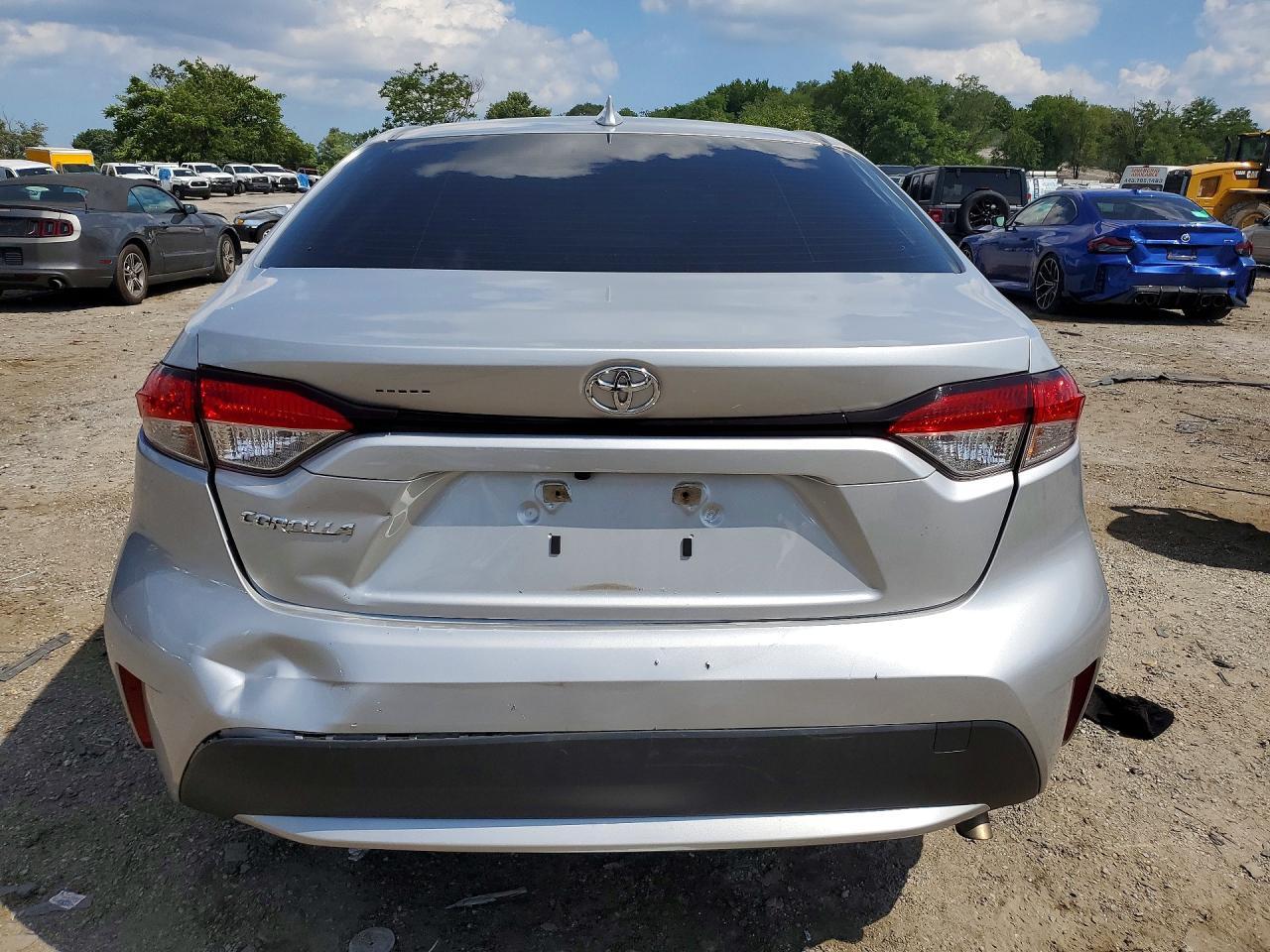 2020 Toyota Corolla Le - Image 6