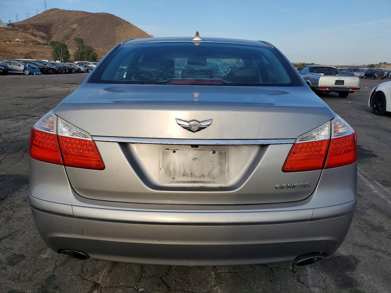 2011 Hyundai Genesis 3.8L - Фото 6