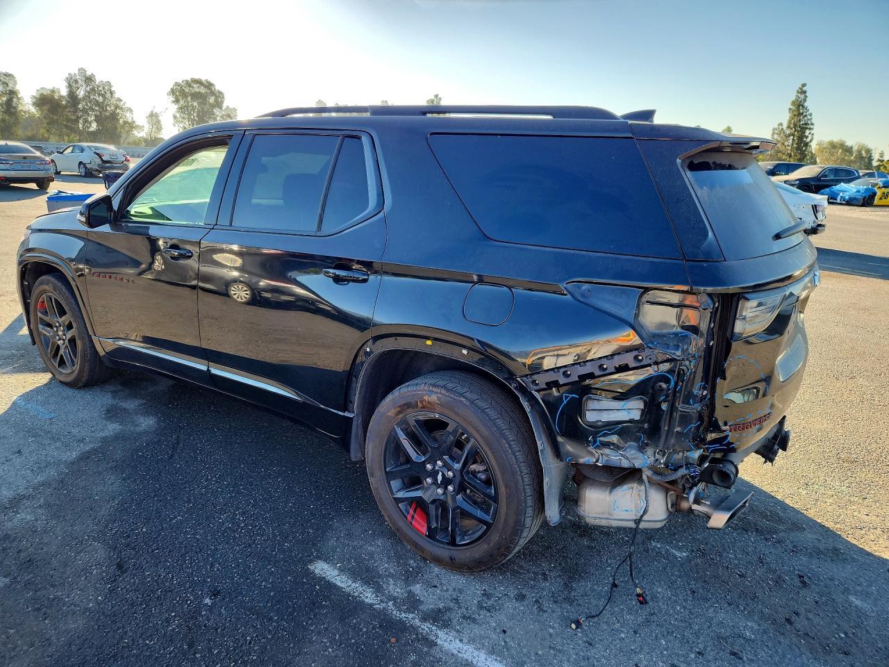 2018 Chevrolet Traverse Premier - Фото 2