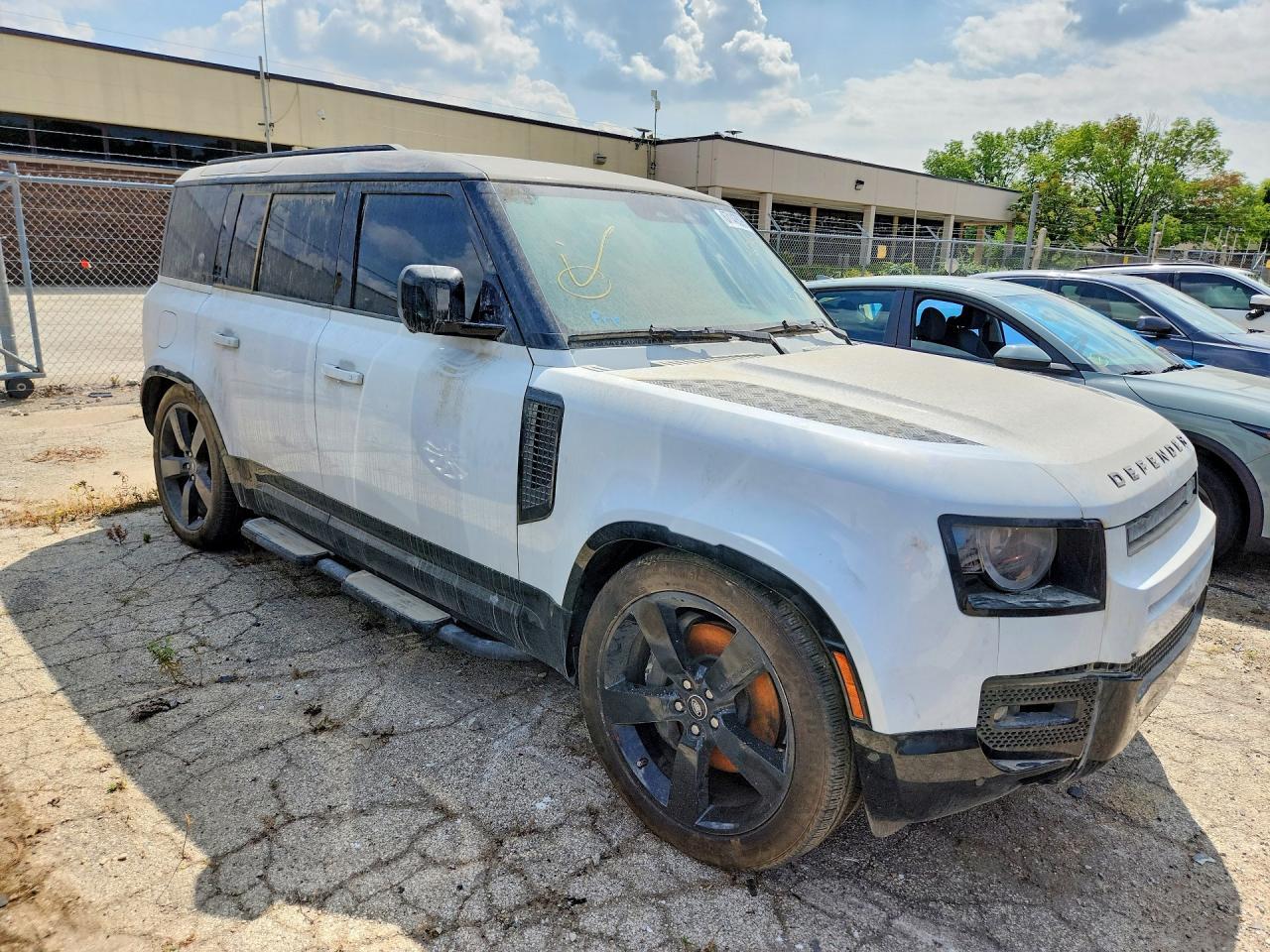 2023 Land Rover Defender 110 X-Dynamic Se - Image 4