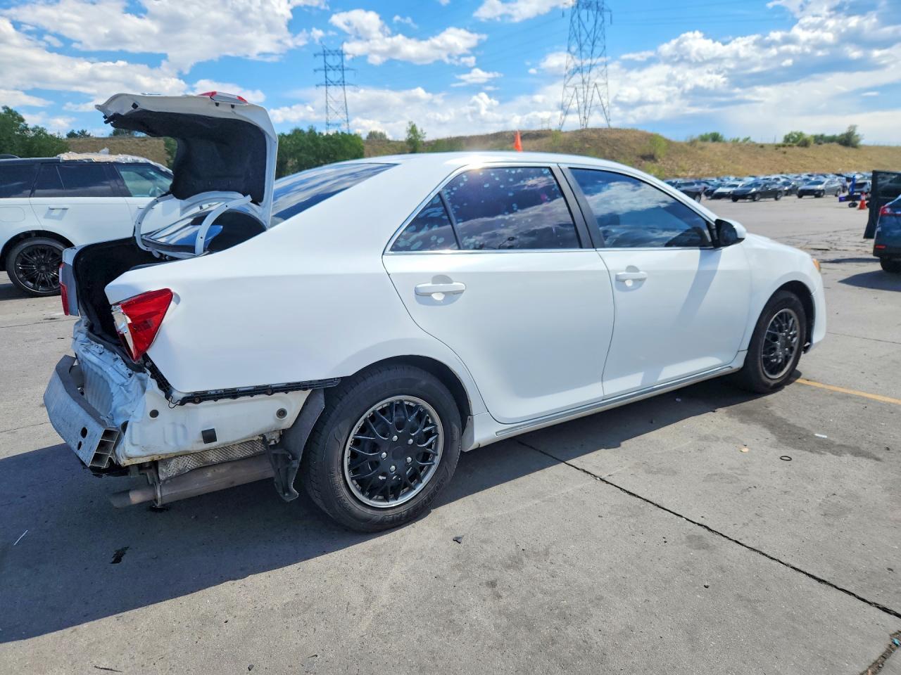 2014 Toyt Camry - Фото 3