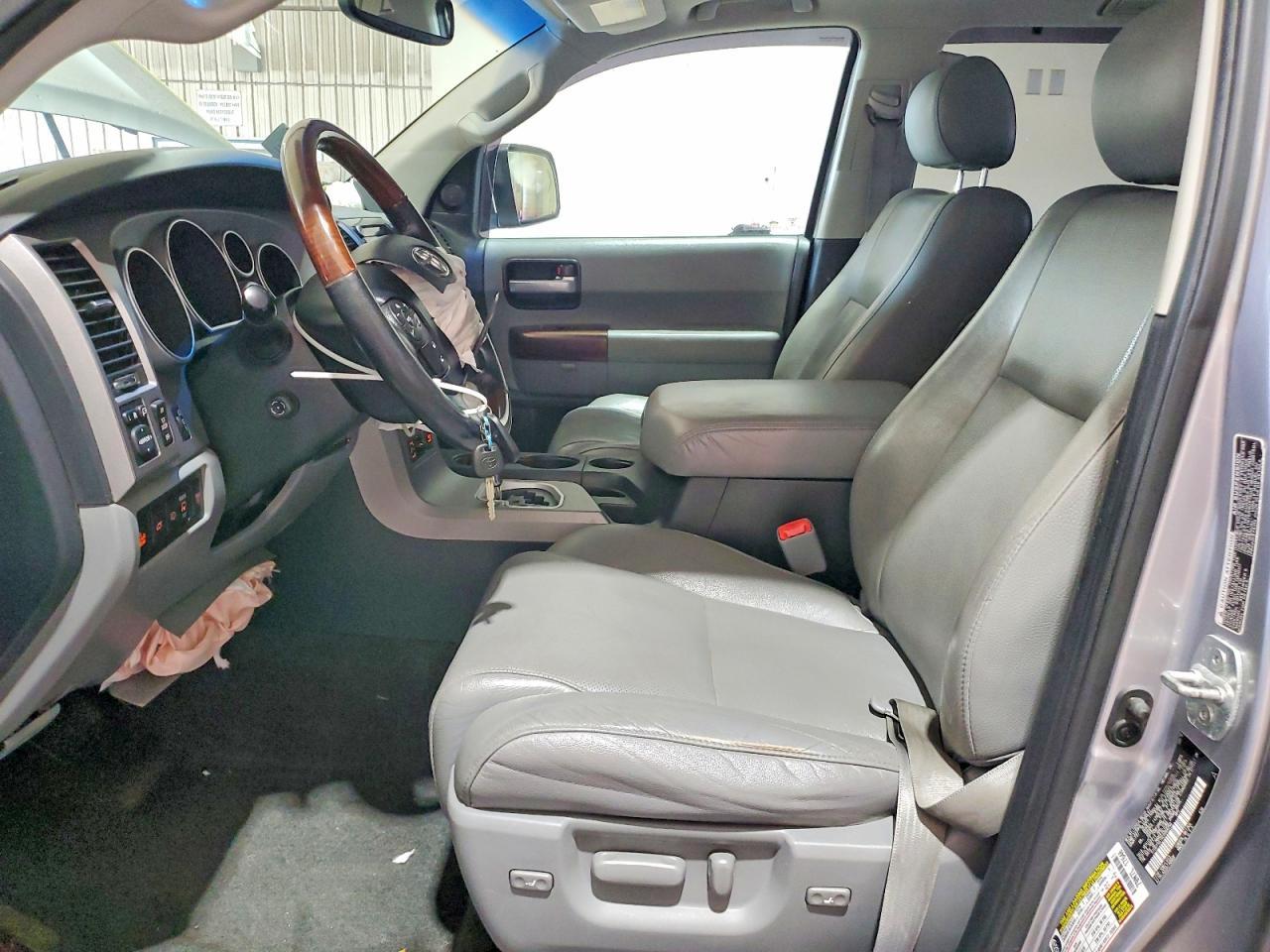 2012 Toyota Sequoia Platinum - Фото 7