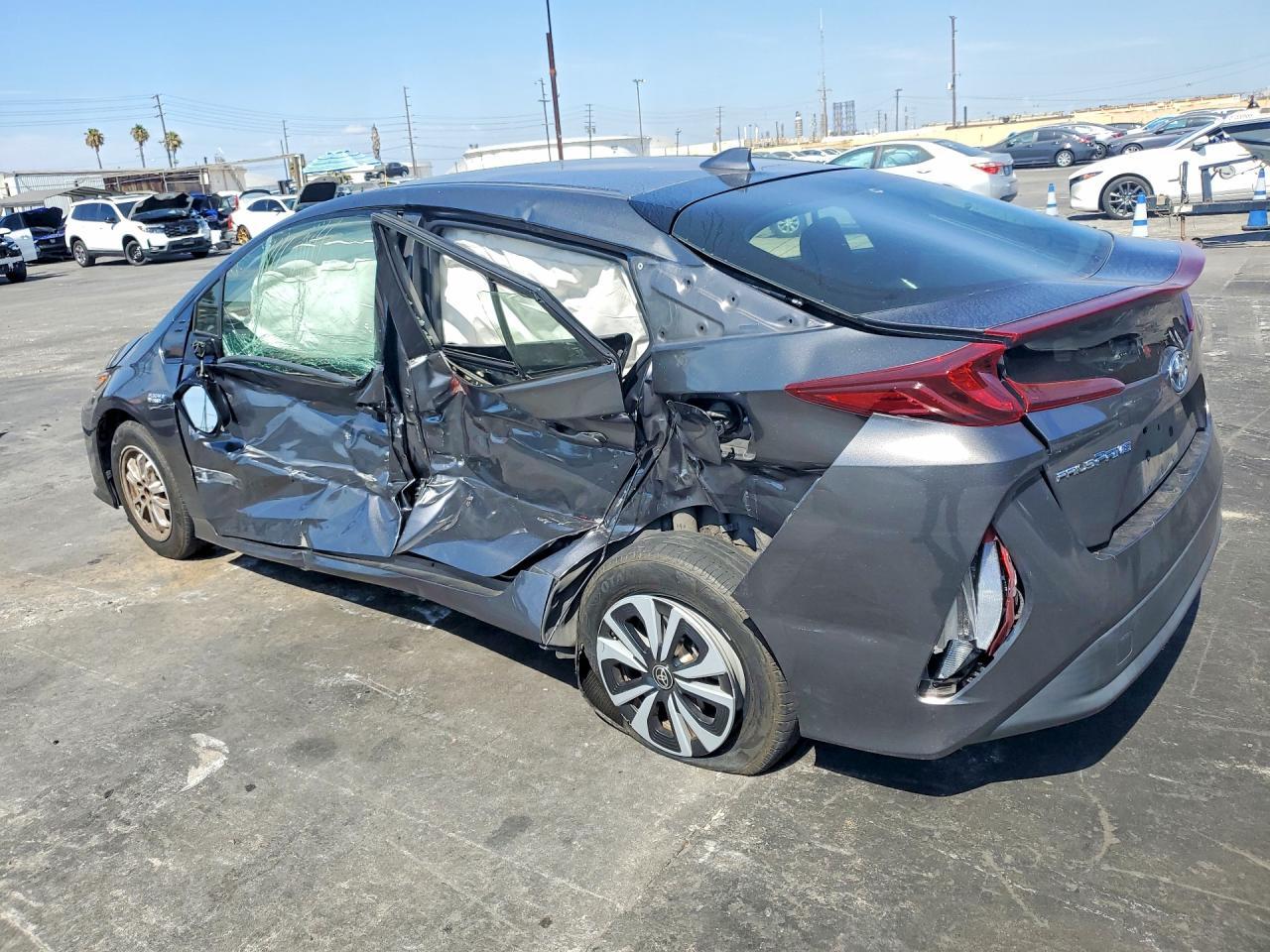 2019 Toyota Prius Prime Plus - Фото 2