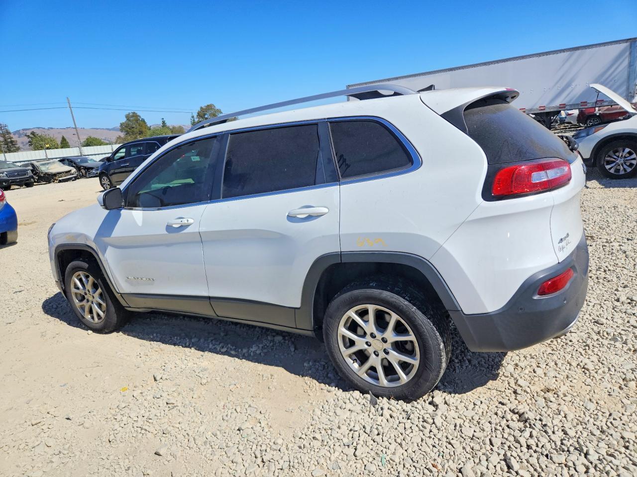 2016 Jeep Cherokee Limited - Image 2