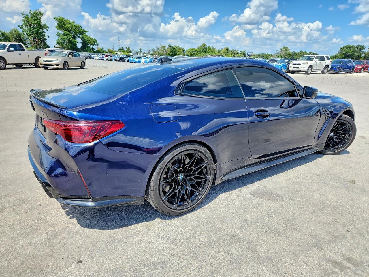 2025 BMW M4 Competition - Фото 3