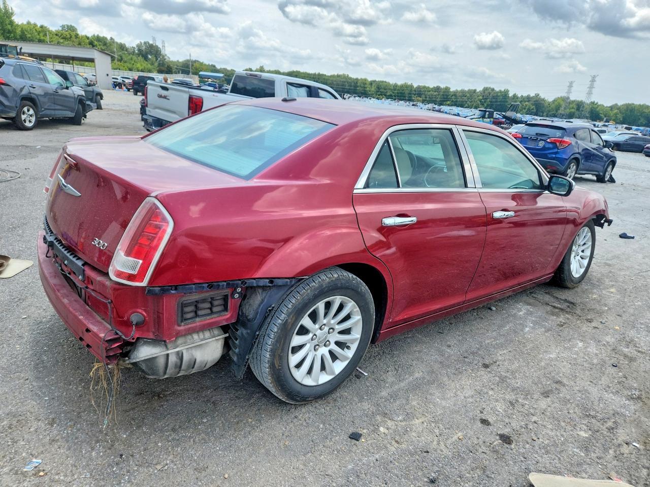 2014 Chrysler 300 - Фото 3
