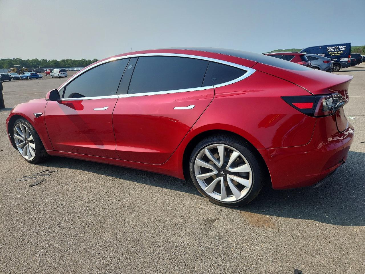 2018 Tesla Model 3 - Фото 2