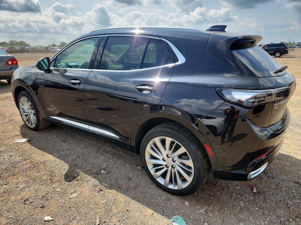 2025 Buick Envision Avenir - Фото 2