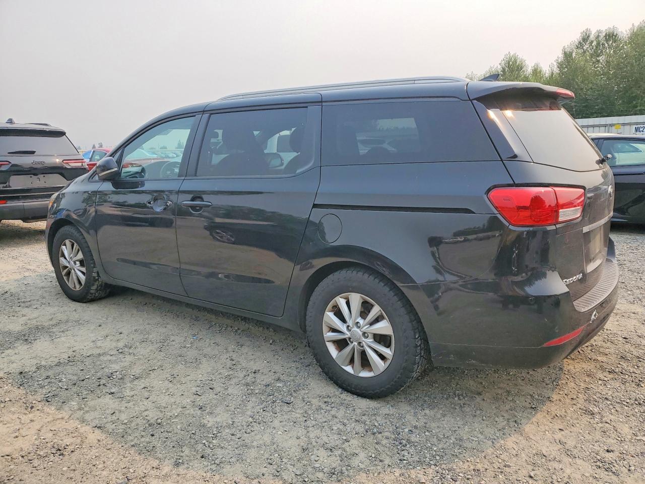 2015 Kia Sedona Lx - Фото 2