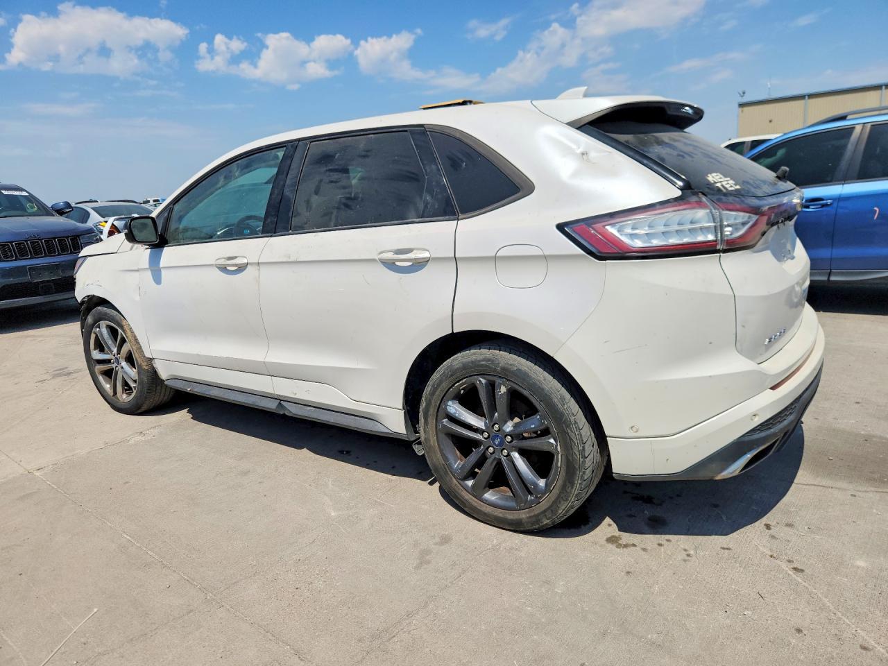 2015 Ford Edge Sport - Image 2