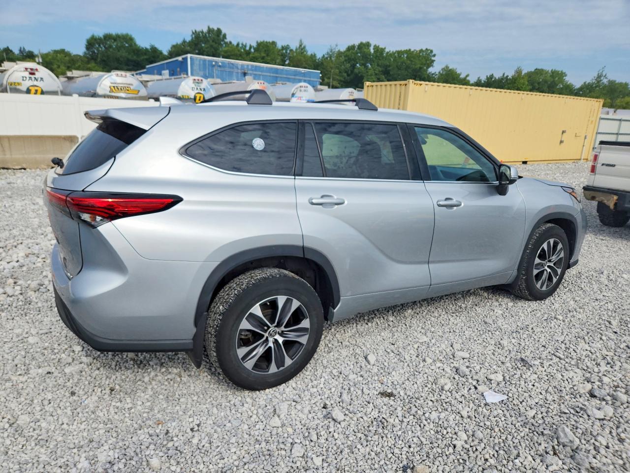 2022 Toyota Highlander Xle - Image 3