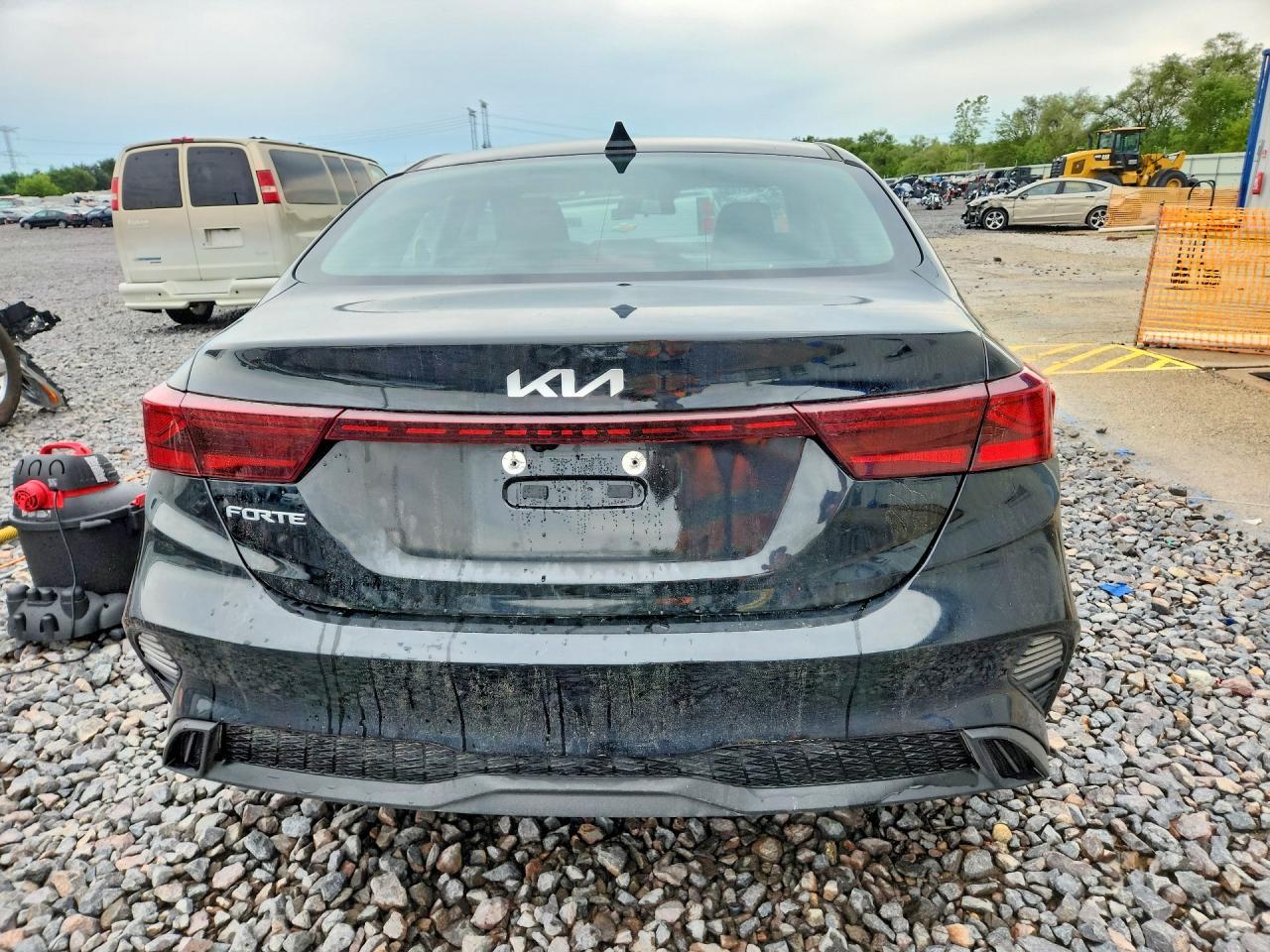 2024 Kia Forte Lxs - Image 6