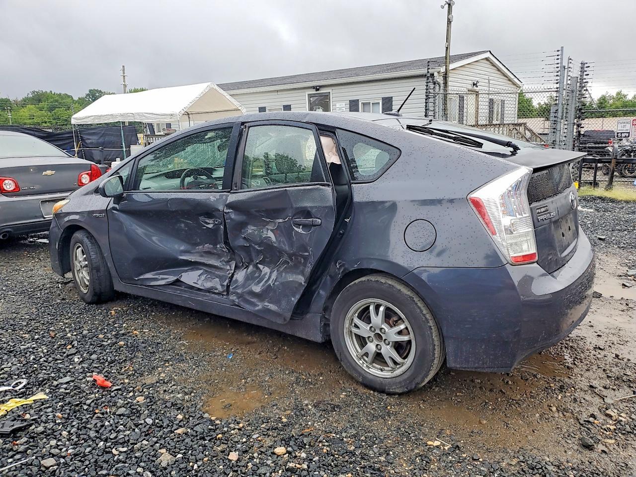 2010 Toyota Prius Iii - Image 2