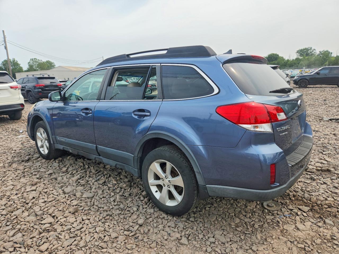 2013 Subaru Outback 2.5I Limited - Фото 2