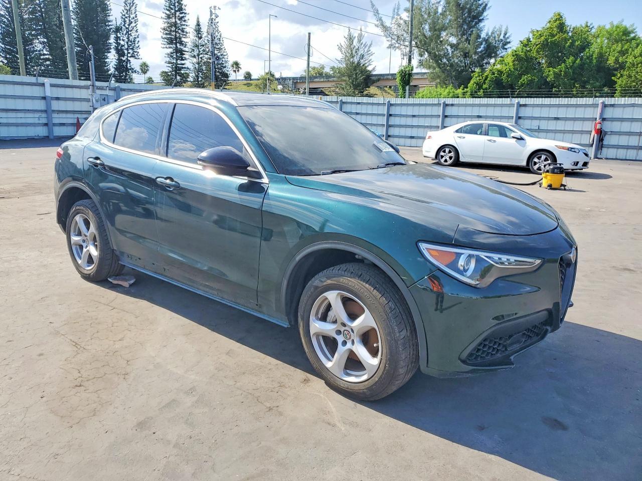 2019 Alfa Romeo Stelvio - Image 4