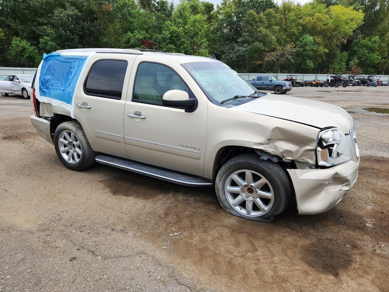 2011 GMC Yukon Denali - Фото 4
