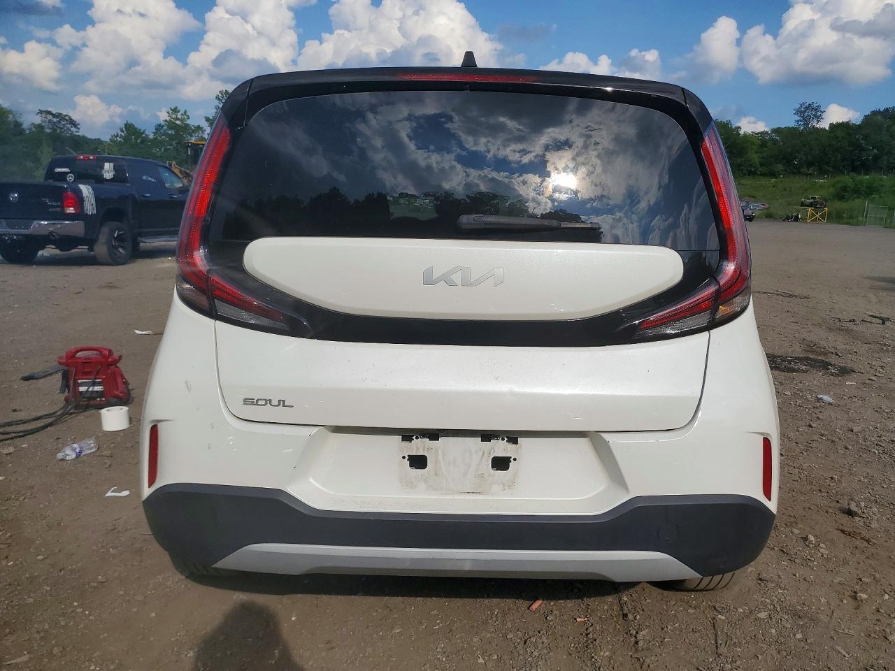2023 Kia Soul Lx - Image 6