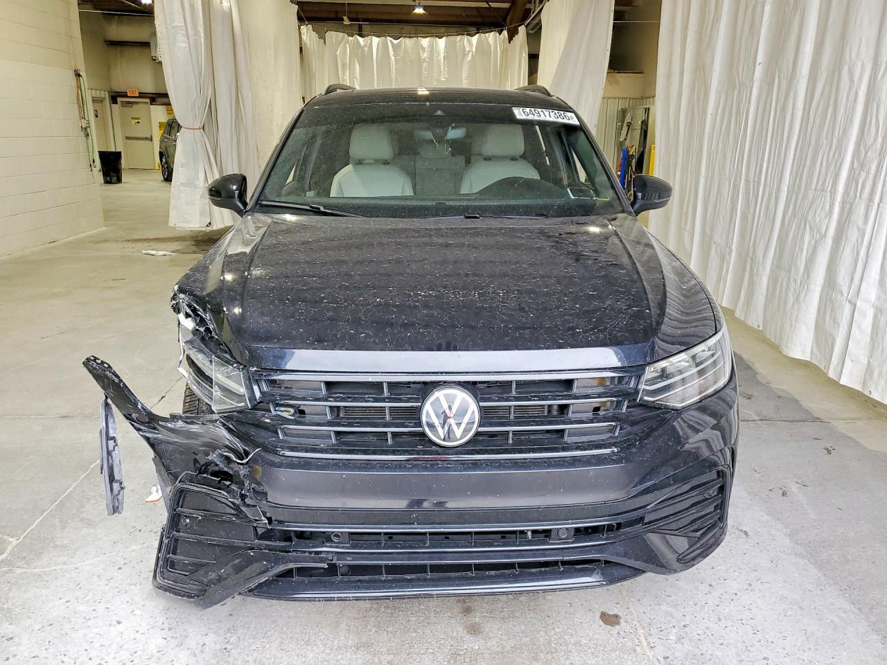 2024 Volkswagen Tiguan Se R-Line Black - Image 5