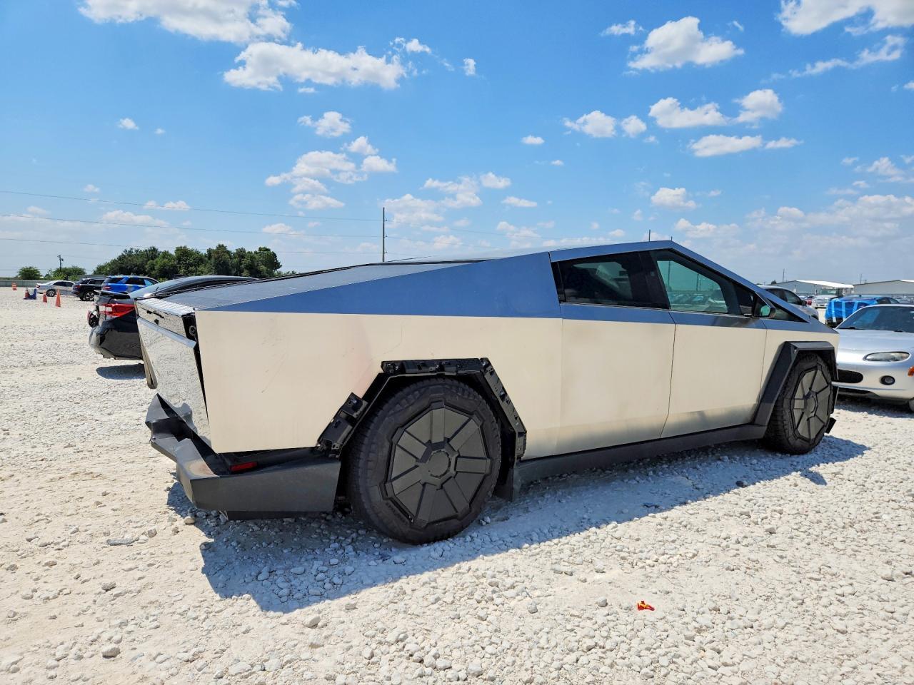 2025 Tesla Cybertruck - Image 3