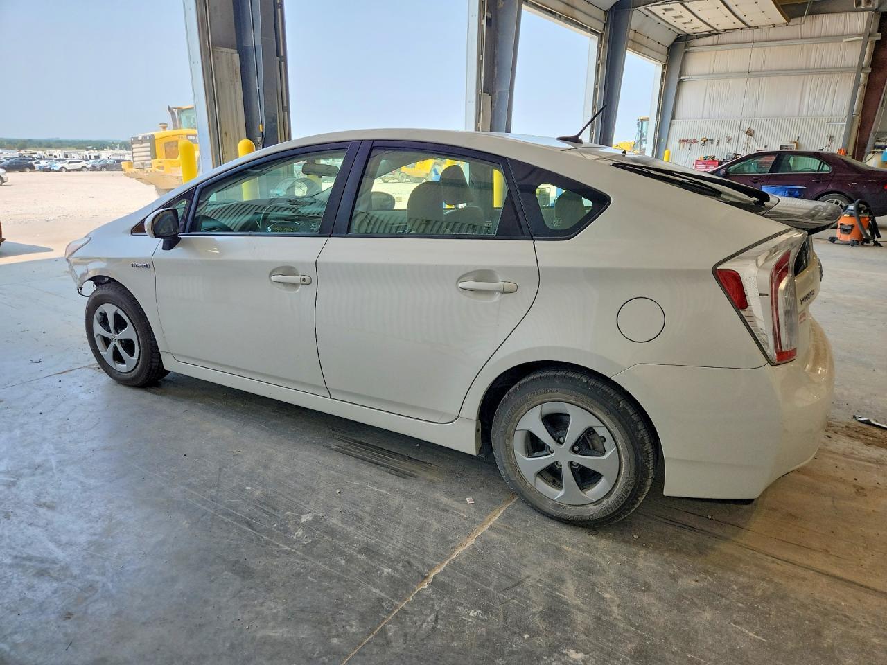 2013 Toyota Prius Three - Фото 2