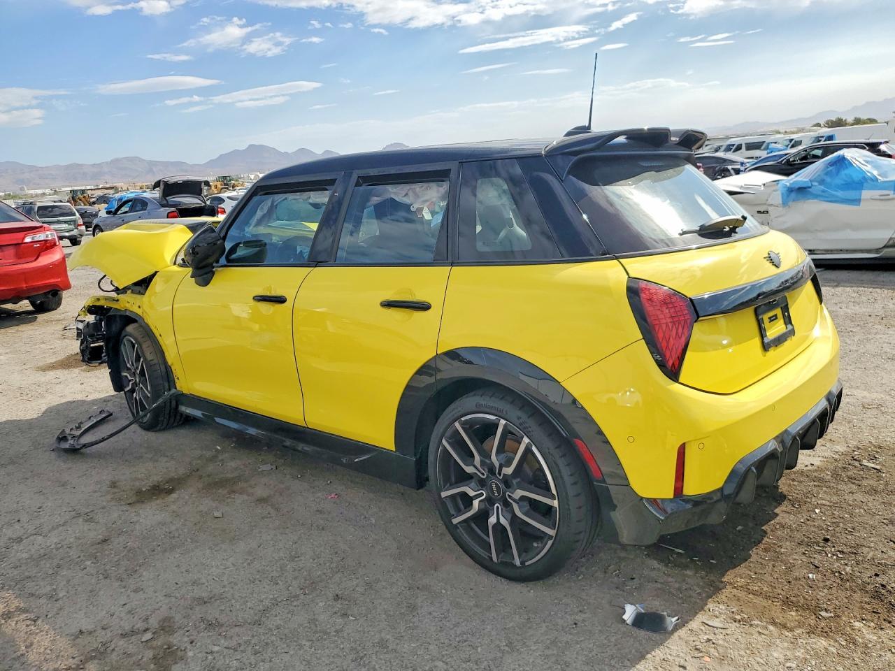 2025 Mini Cooper S - Фото 2