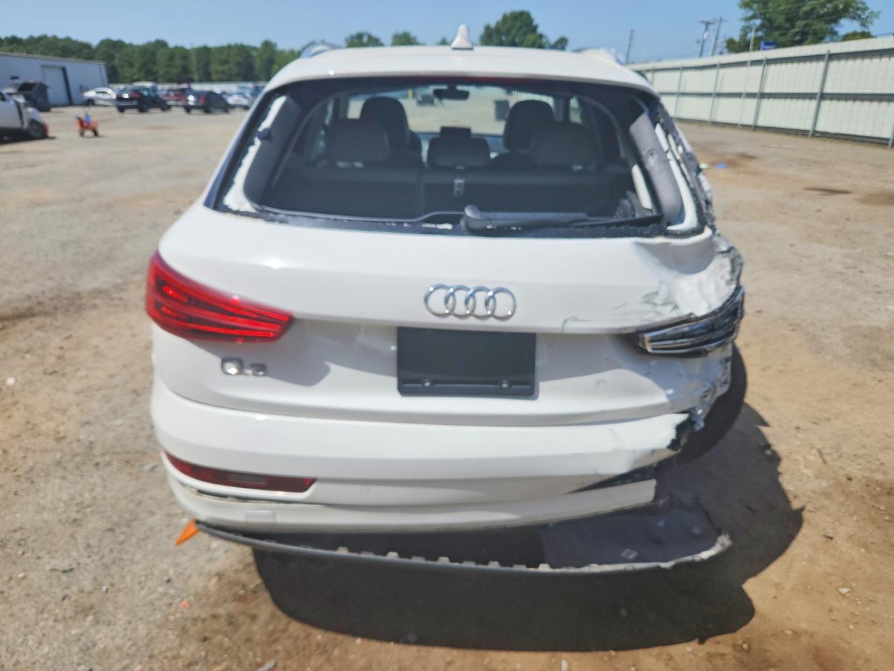 2017 Audi Q3 Premium - Image 6