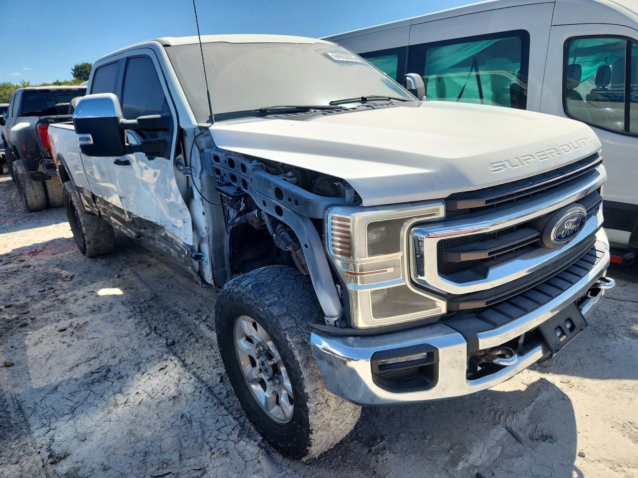 2022 Ford F250 Super Duty - Фото 4