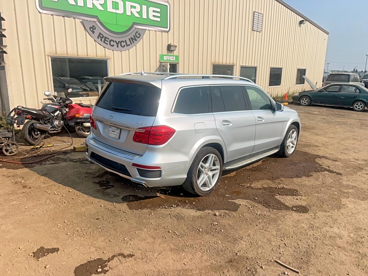 2013 Mercedes-Benz Gl 550 4Matic - Image 4