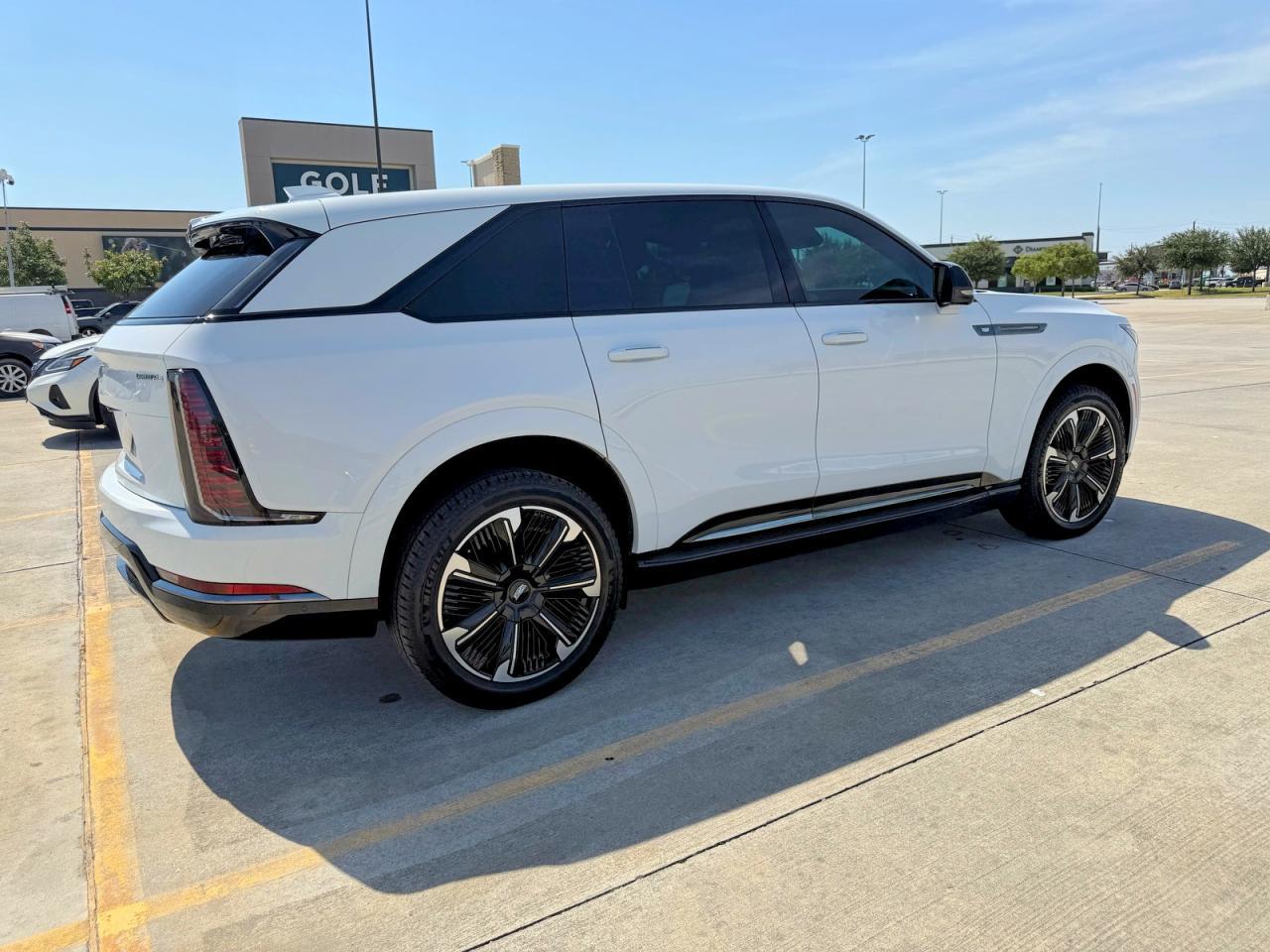 2025 Cadillac Escalade Iq Sport-2 - Image 4