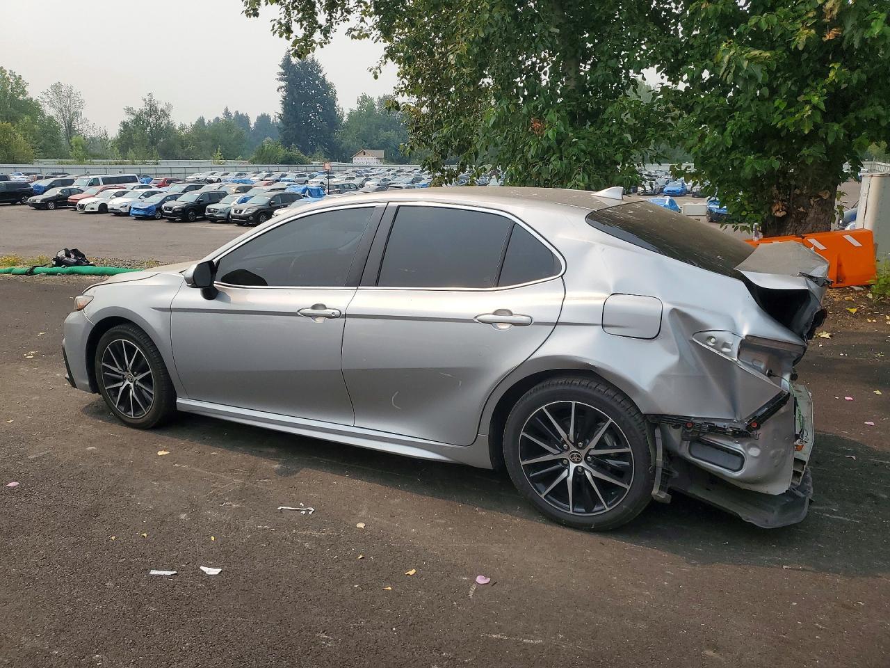 2023 Toyota Camry Se - Image 2