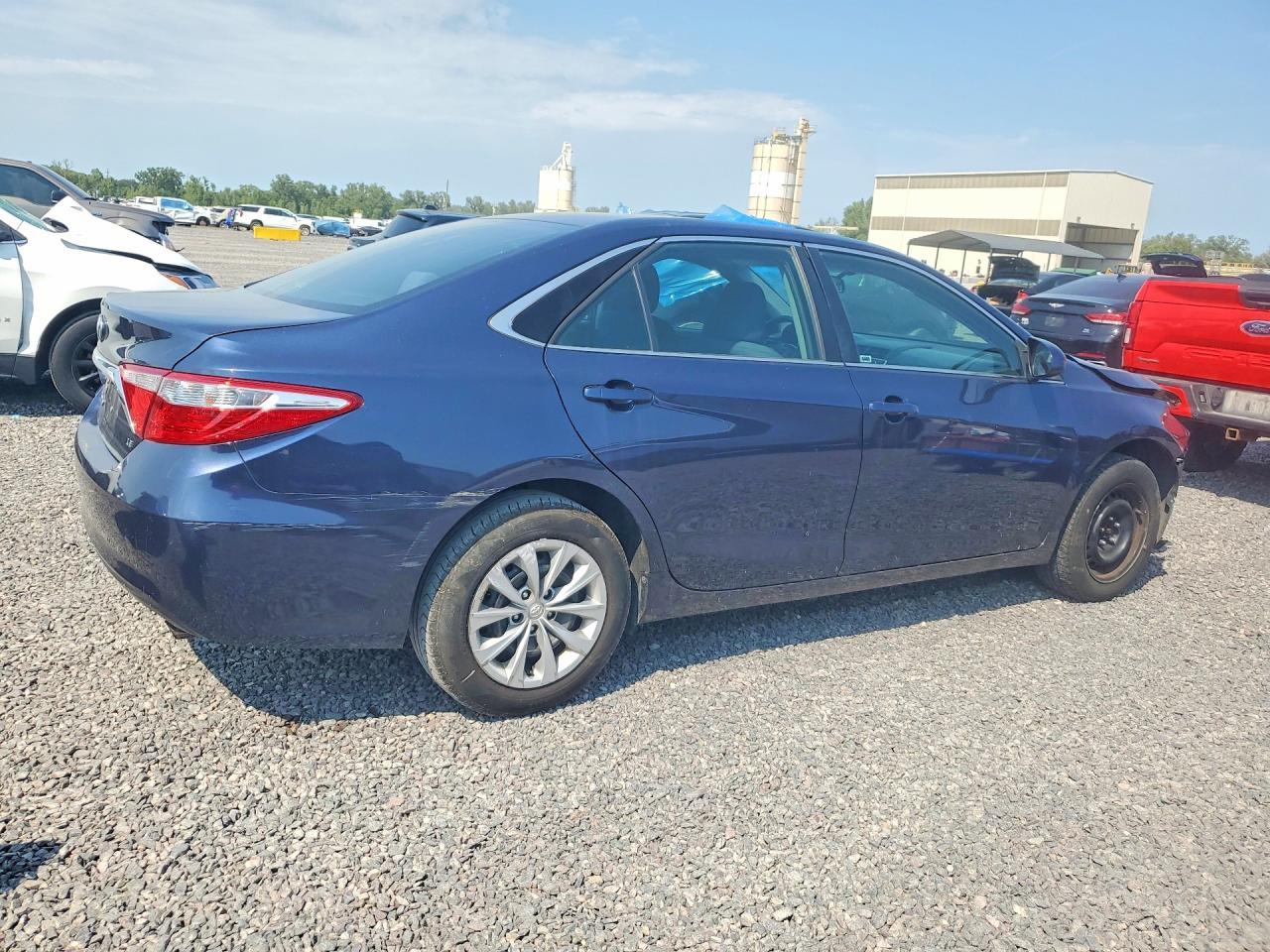 2017 Toyota Camry Le - Image 3
