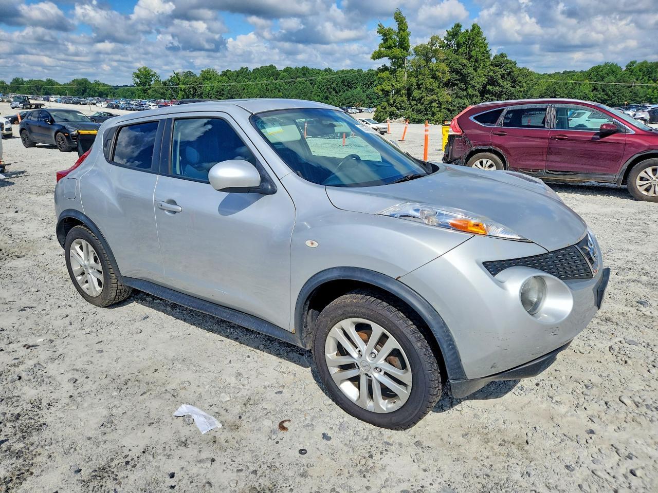 2013 Nissan Juke S - Image 4