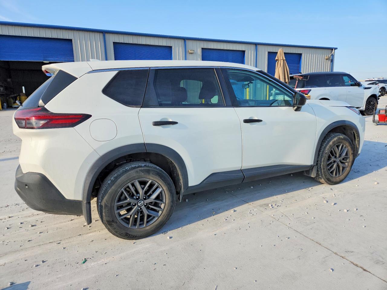 2021 Nissan Rogue S - Фото 3