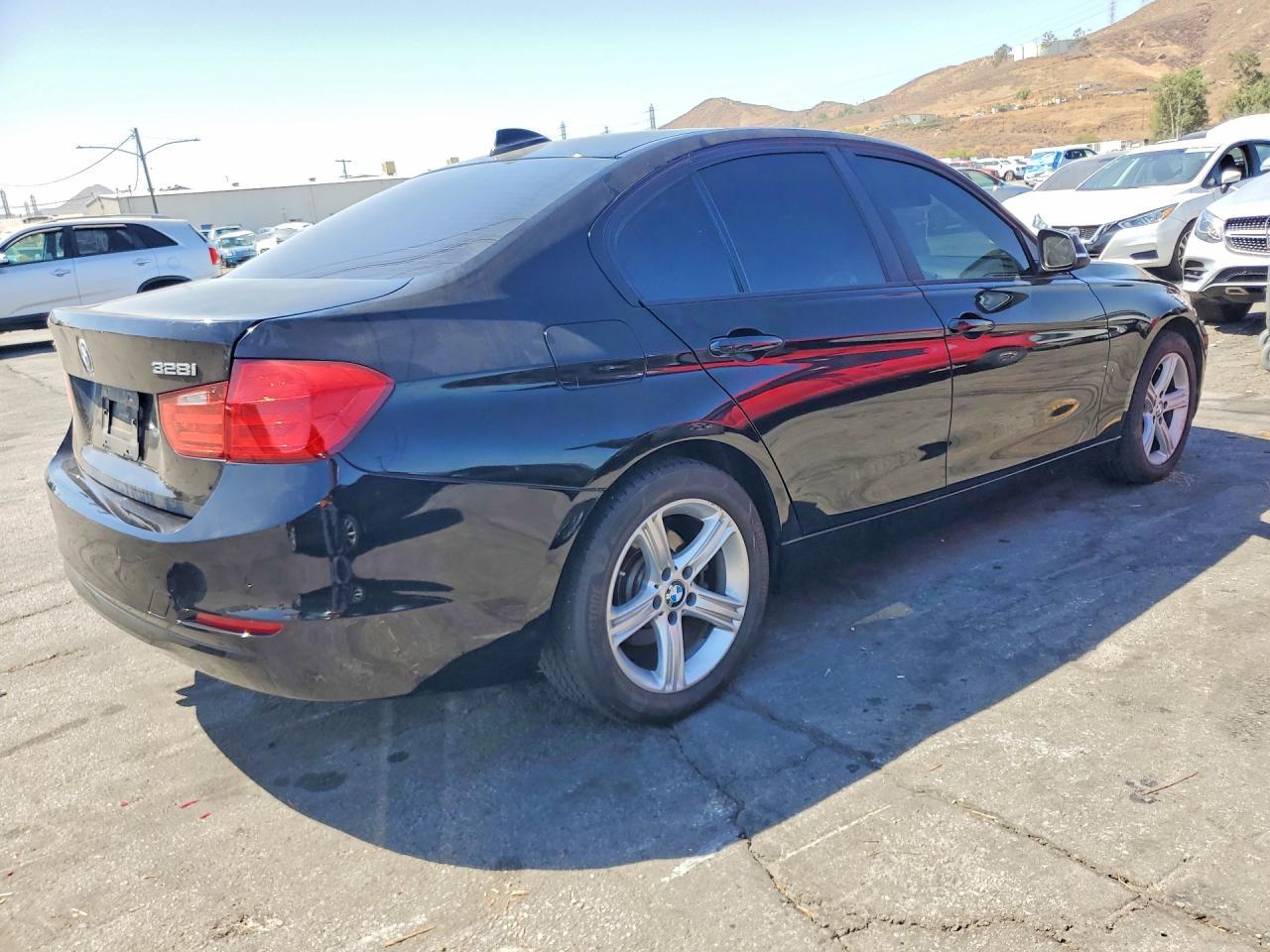 2013 BMW 328 Xi Sulev - Image 3