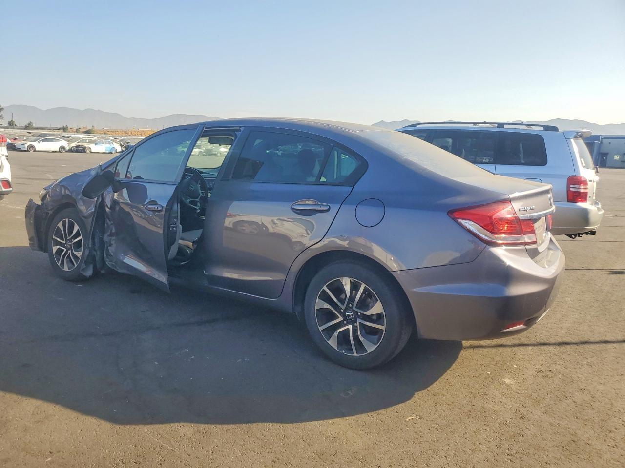 2015 Honda Civic - Фото 2