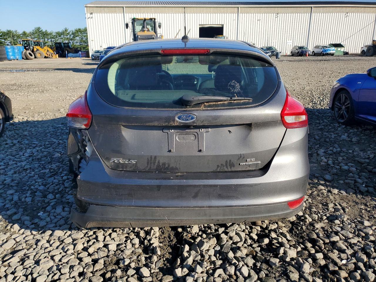 2015 Ford Focus Se - Image 6
