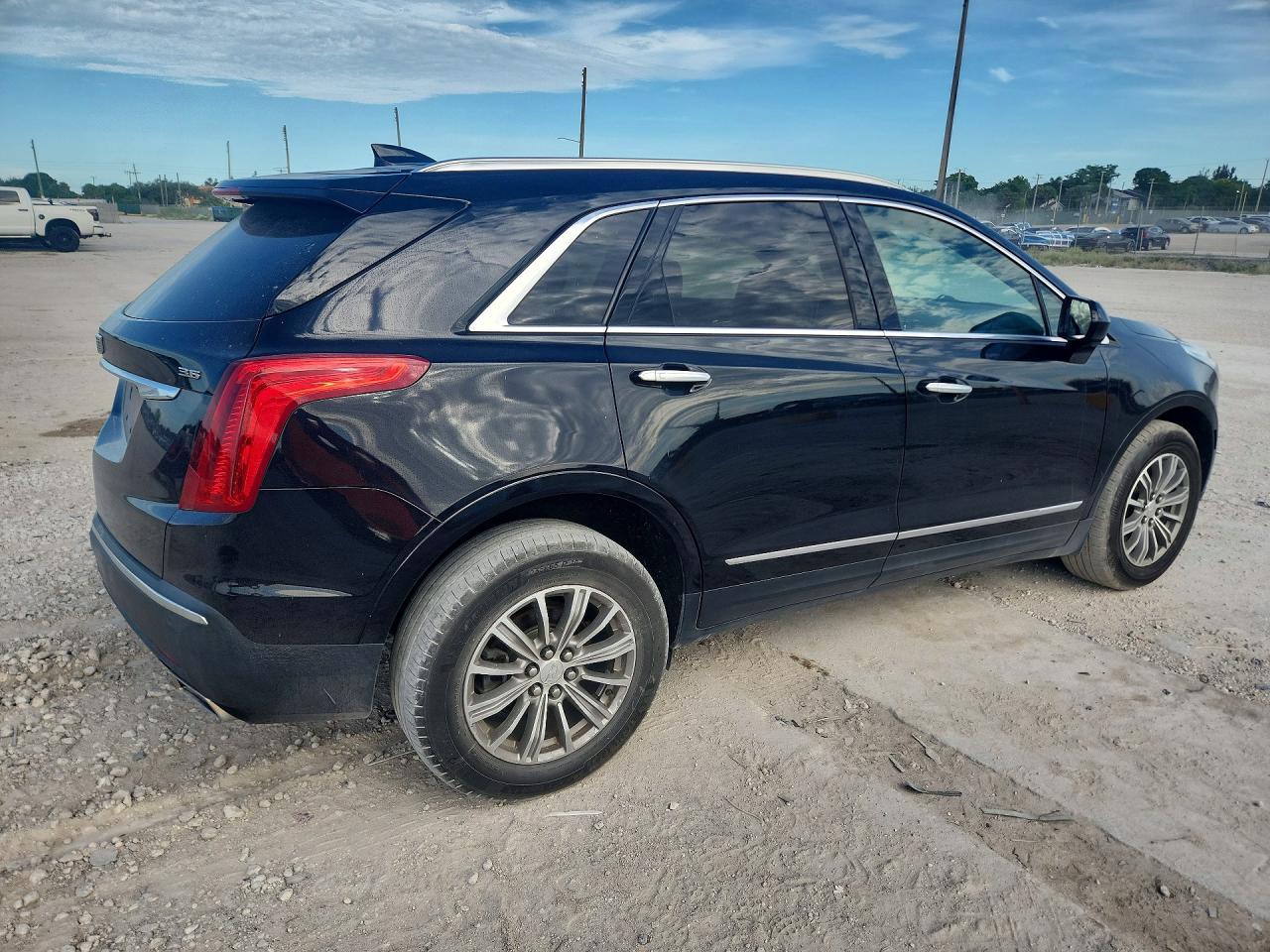 2019 Cadillac Xt5 Luxury - Image 3