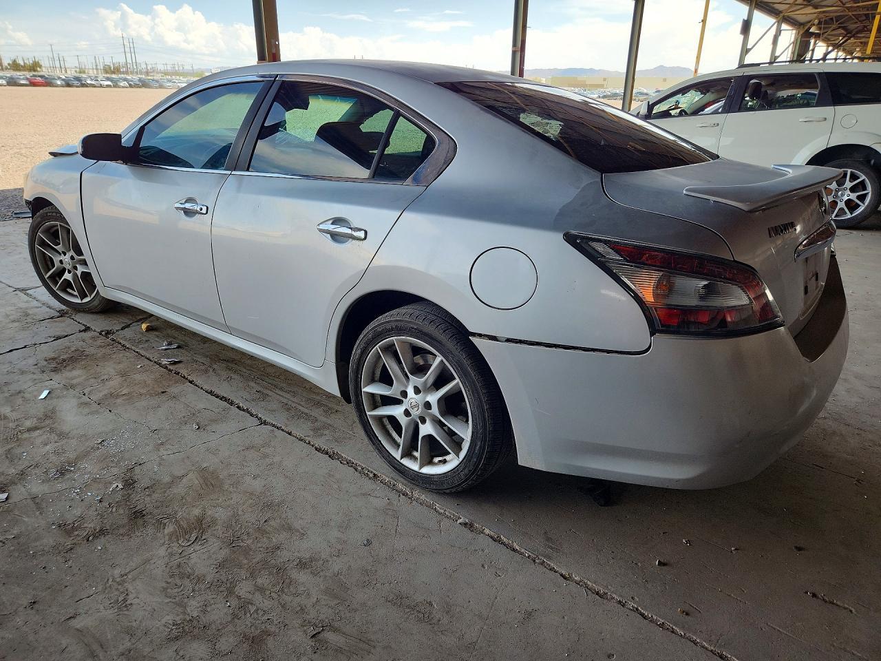 2012 Nissan Maxima 3.5 S - Image 2