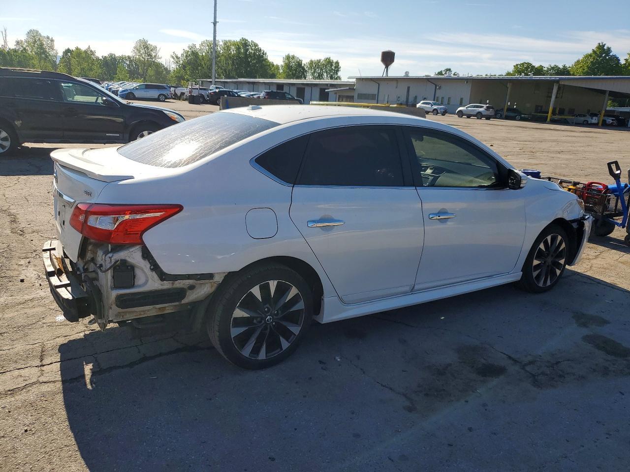 2017 Nissan Sentra Sr - Фото 3