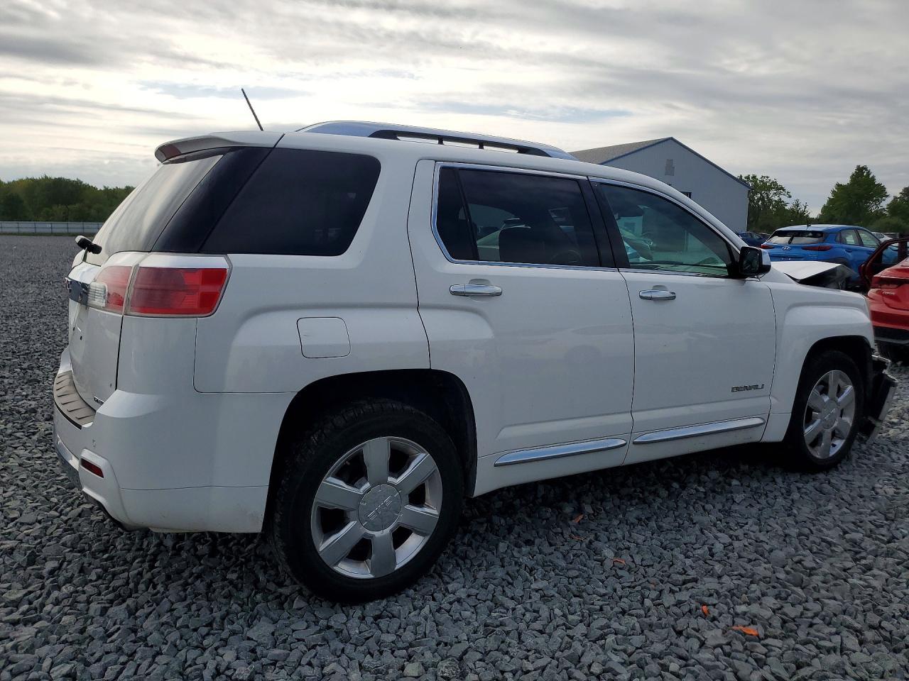 2015 GMC Terrain Denali - Image 3